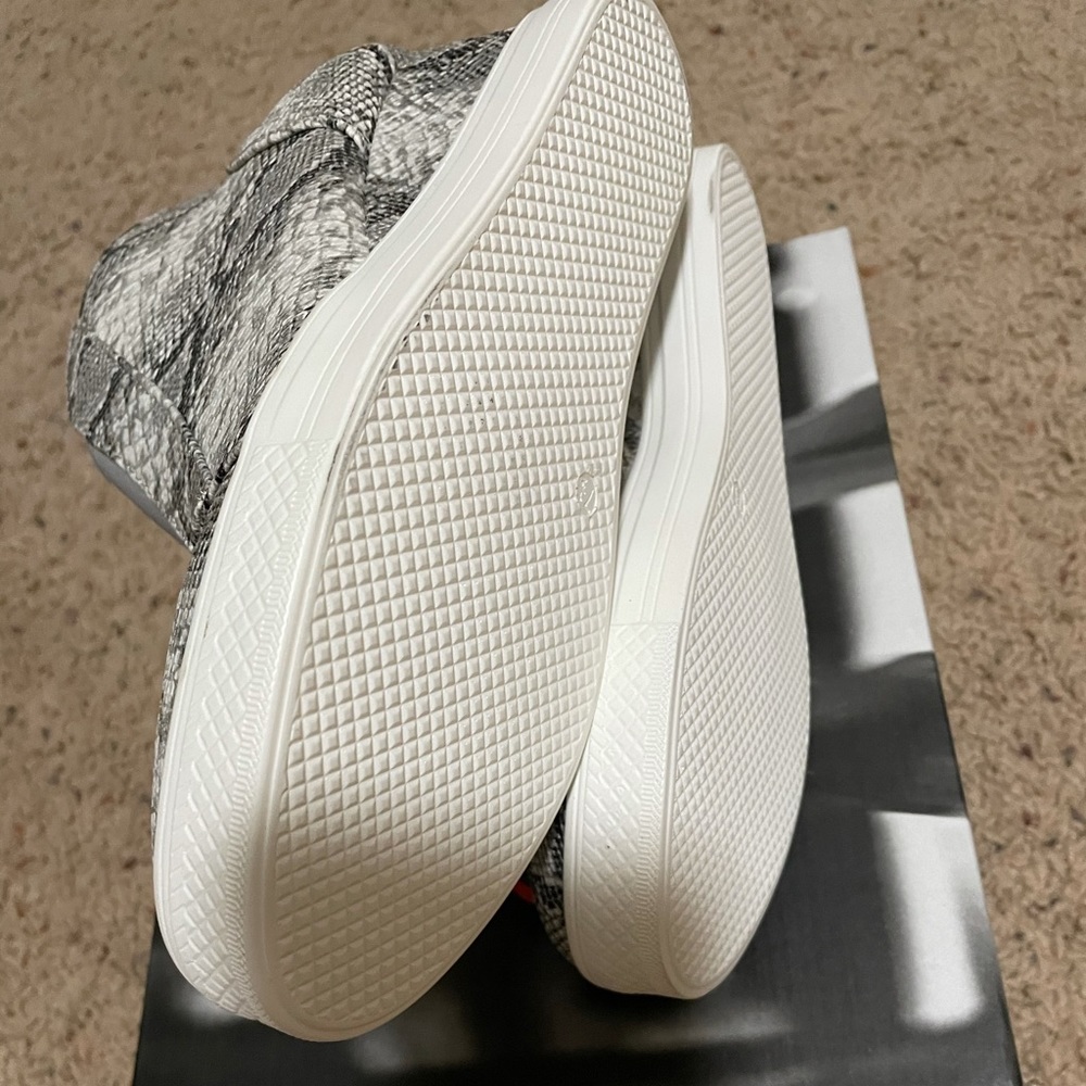 Sneaker Platforms